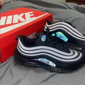 Black Nike airmax 97s